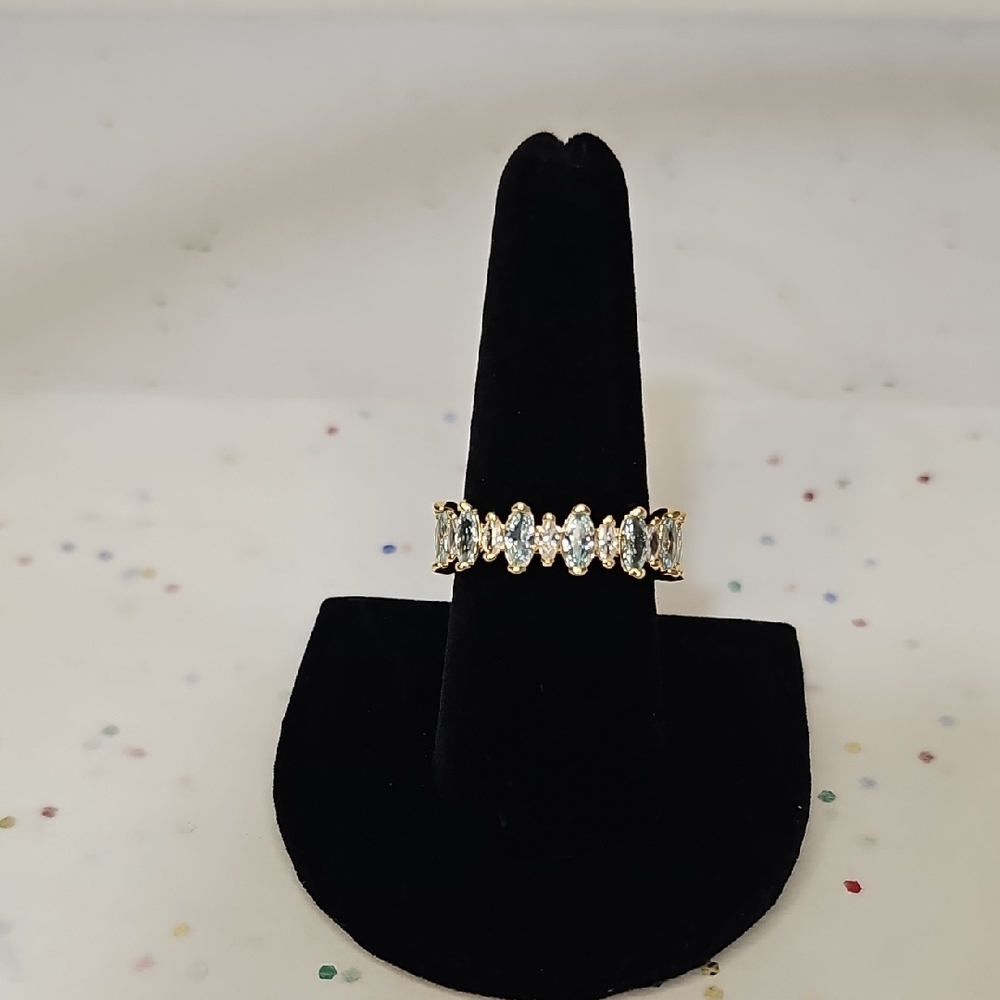Elegant Gold and Silver Women's Ring